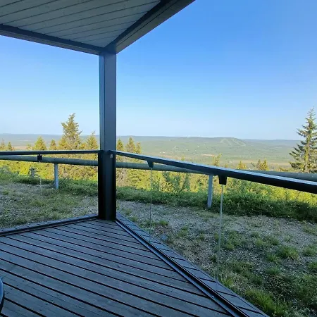 Naekoealahuoneisto 412 *