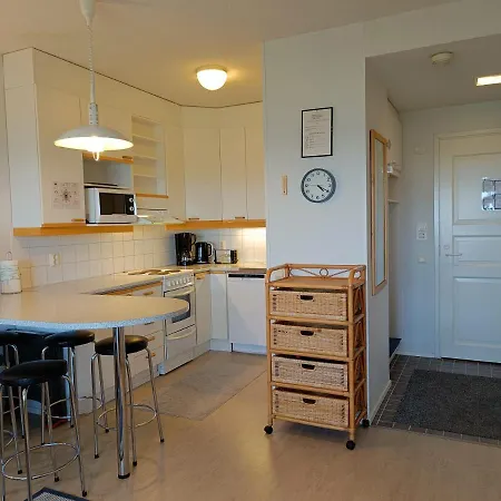 Naekoealahuoneisto 412