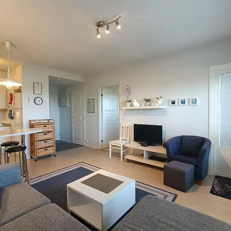 Naekoealahuoneisto 412 Syöte