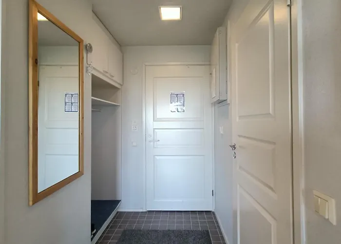 Naekoealahuoneisto 412 Syöte